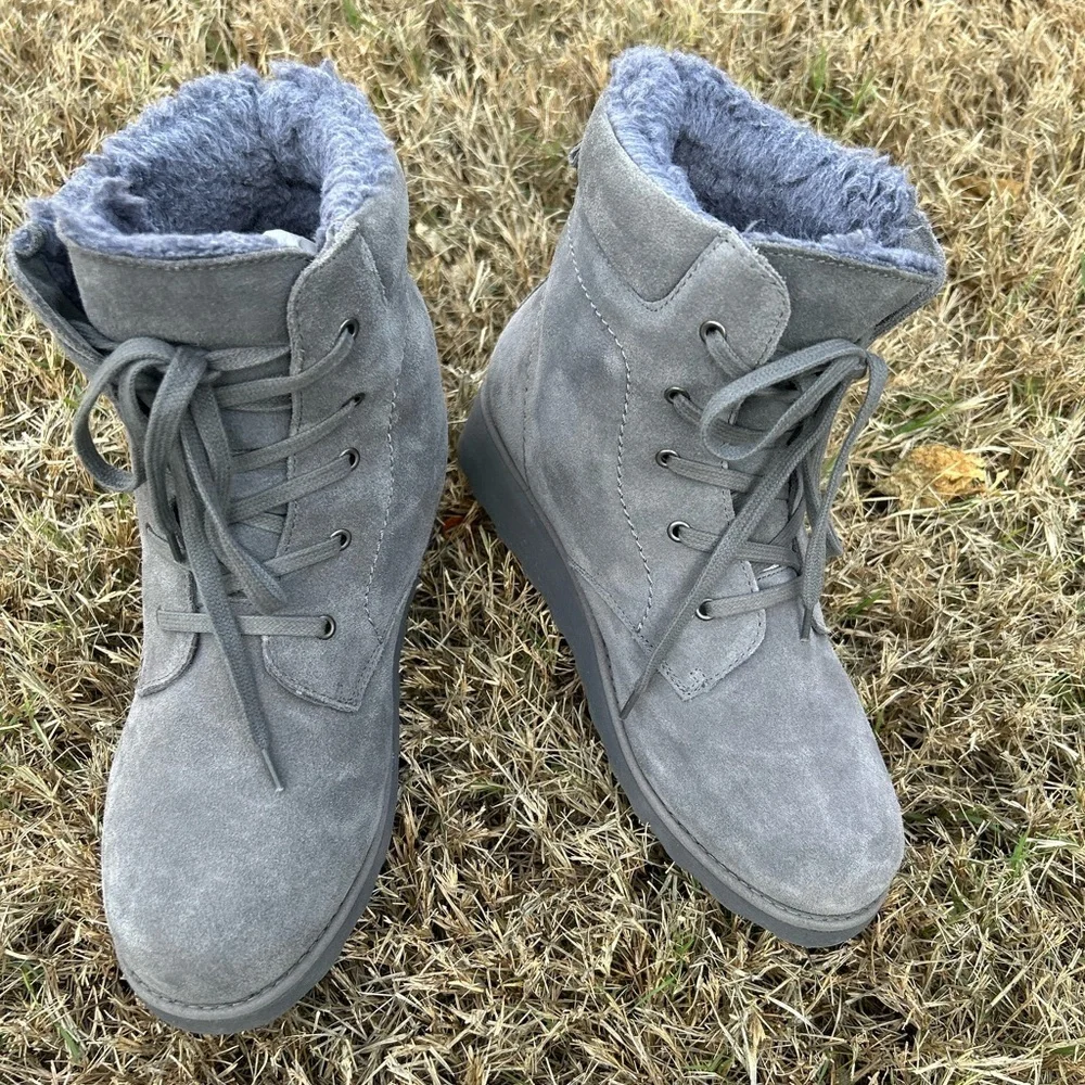 BEARPAW Phoebe Suede Sheepskin lace up hiker Grey Winter Boots Sz-10.  LocB‎